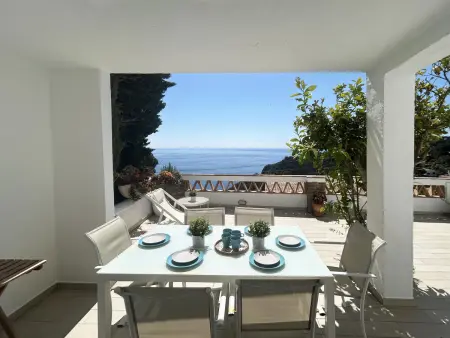 Maison Mitoyenne Rénovée à Begur avec Piscine Partagée - Photo 4