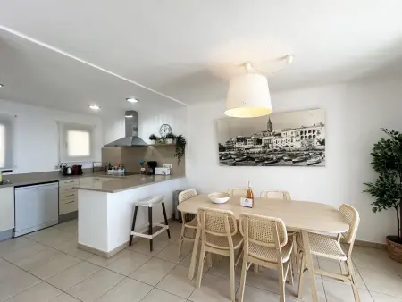 Maison Mitoyenne Rénovée à Begur avec Piscine Partagée - Photo 14