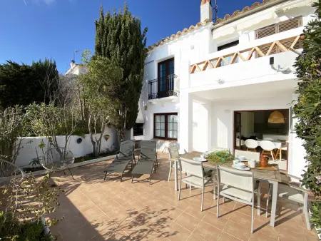 Maison mitoyenne ensoleillée avec piscine à Begur, proche Sa Tuna - Photo 1