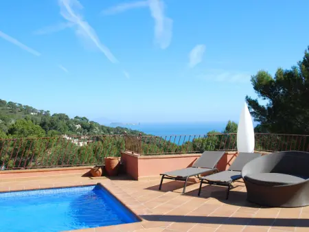 Villa moderne avec piscine privée à Sa Riera, Begur - Photo 1