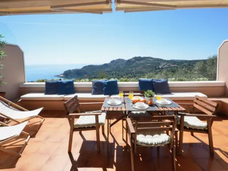 Appartement avec Grande Terrasse et Tranquillité à Begur, Aiguablava - Photo 2