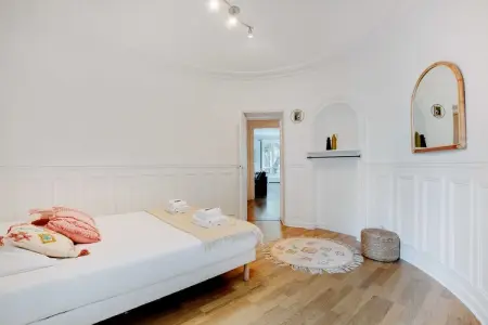 DM-47-MAGENTA, Chic apartment - 3BR/10P - RÃ©publique - Photo 8