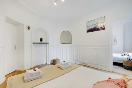DM-47-MAGENTA, Chic apartment - 3BR/10P - RÃ©publique - Photo 9