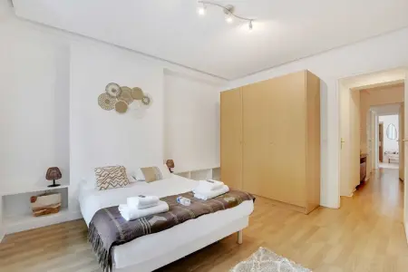 DM-47-MAGENTA, Chic apartment - 3BR/10P - RÃ©publique - Photo 11