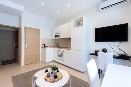 DC-5-COURBET-D, Bel appartement Juan-Les-Pins - 300m Plage - Photo 9