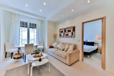 DC-5-COURBET-D, Bel appartement Juan-Les-Pins - 300m Plage - Photo 10