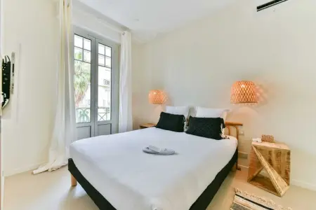 DC-5-COURBET-D, Bel appartement Juan-Les-Pins - 300m Plage - Photo 11