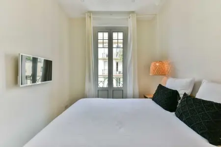 DC-5-COURBET-D, Bel appartement Juan-Les-Pins - 300m Plage - Photo 13