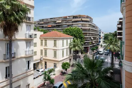 DC-5-COURBET-D, Bel appartement Juan-Les-Pins - 300m Plage - Photo 16