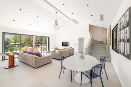 DG-1238-DAME, Villa Moderne avec Piscine Chauffée et Jardin - Photo 2