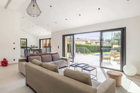 DG-1238-DAME, Villa Moderne avec Piscine Chauffée et Jardin - Photo 5