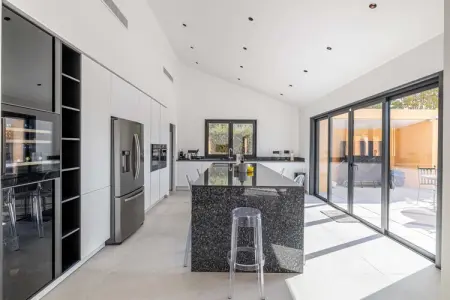 DG-1238-DAME, Villa Moderne avec Piscine Chauffée et Jardin - Photo 8