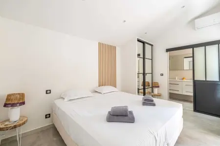 DG-1238-DAME, Villa Moderne avec Piscine Chauffée et Jardin - Photo 11