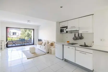 YG-8-SERGENT-M, Charmant 2 pièces avec balcon/piscine - Cannes - Photo 2