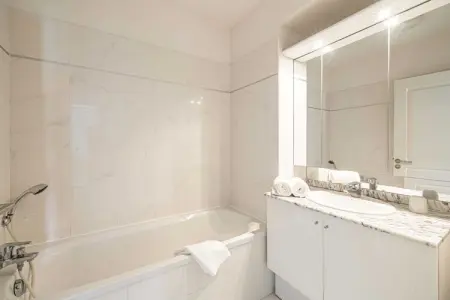 YG-8-SERGENT-M, Charmant 2 pièces avec balcon/piscine - Cannes - Photo 4