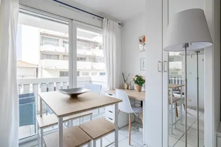CM-7-GLORIA-M, Charmant Studio avec balcon & piscine -Coeur de Nice - Photo 1
