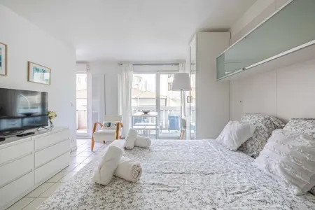 CM-7-GLORIA-M, Charmant Studio avec balcon & piscine -Coeur de Nice - Photo 4