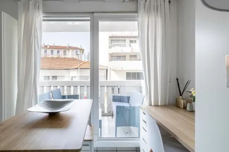 CM-7-GLORIA-M, Charmant Studio avec balcon & piscine -Coeur de Nice - Photo 7