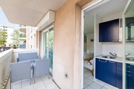 CM-7-GLORIA-M, Charmant Studio avec balcon & piscine -Coeur de Nice - Photo 9