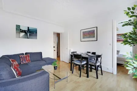 AM-53-SAINTCYR, Vivez l'art de vivre parisien : 2BR proche Porte Maillot - Photo 6