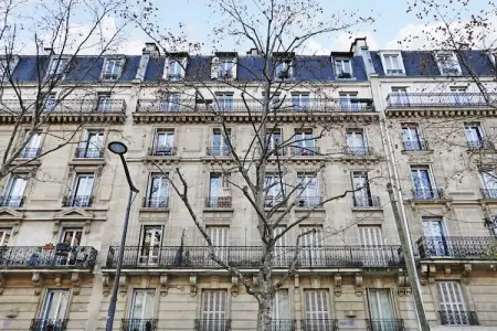 AM-53-SAINTCYR, Vivez l'art de vivre parisien : 2BR proche Porte Maillot - Photo 11