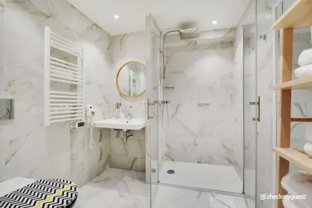 DB-88-ROCHECHOUART-4, Appartement tout confort - 1CH/4P - Sacré Cœur - Photo 6