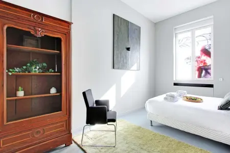AT-8-DANUBE, Magnifique appartement - 2BR/7P - Buttes Chaumont - Photo 11