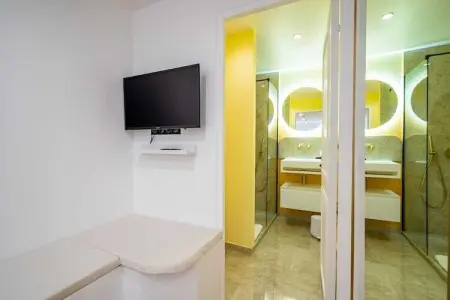 AM-14-FENIERS-5, Appartement Duplex - Hyper centre St Tropez - Photo 4
