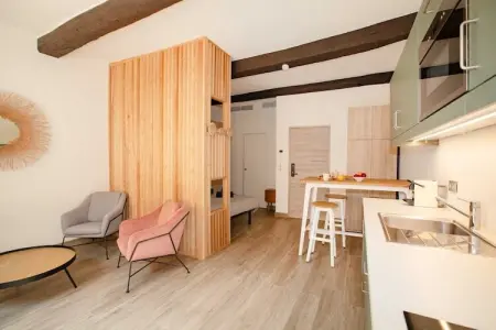 DB-6-JEAN-2, Studio Chic - 2P - au coeur de Saint-Tropez - Photo 2