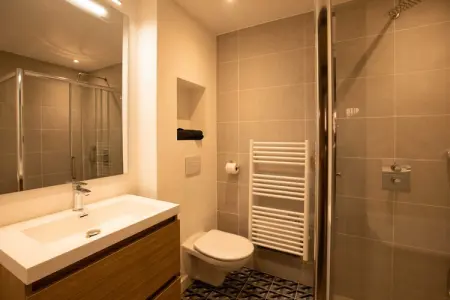 DB-6-JEAN-1, Studio Chic - 2P - au coeur de Saint-Tropez - Photo 4