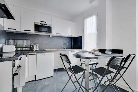 VM-35-BOURETS-4, Appartement Cosy 2Ch/4P - au Coeur de Suresnes - Photo 2