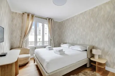 CC-12-MONTAGNE, Superbe appartement - 3BR/6P - La Défense - Photo 2
