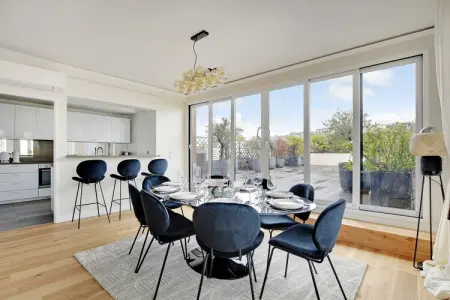 CC-12-MONTAGNE, Superbe appartement - 3BR/6P - La Défense - Photo 10