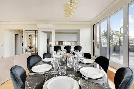 CC-12-MONTAGNE, Superbe appartement - 3BR/6P - La Défense - Photo 12