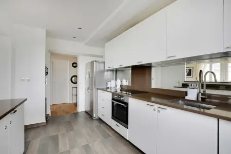 CC-12-MONTAGNE, Superbe appartement - 3BR/6P - La Défense - Photo 13