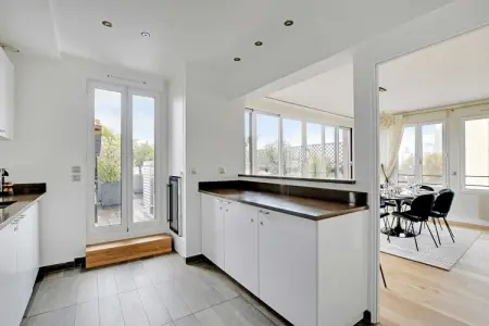 CC-12-MONTAGNE, Superbe appartement - 3BR/6P - La Défense - Photo 15
