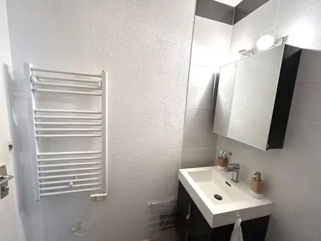Appartement rénové à 50m de la plage, 4 pers, parking privé - Photo 8