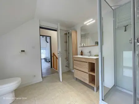 Gîte lumineux rénové avec animaux acceptés, parking et WIFI en Suisse Normande - Photo 9