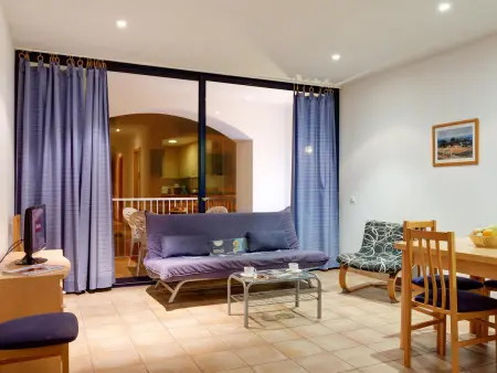 Appartement Moderne à 50m de la Plage avec Terrasse, Climatisation et WiFi - Photo 3