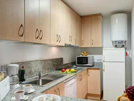 Appartement moderne à 50m de la plage, terrasse, climatisation et WiFi - Calella de Palafrugell - Photo 6
