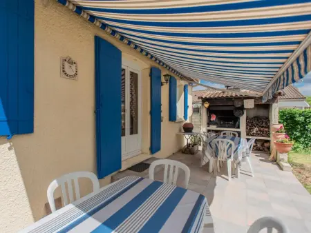 Les Volets Bleus, Maison de charme avec jardin et piscine privée - Photo 7