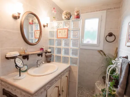 Les Volets Bleus, Maison de charme avec jardin et piscine privée - Photo 16