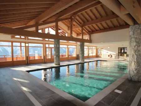 Duplex ski aux pieds avec piscine et parking, 3 chambres - Photo 10