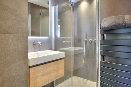 DB-7-JAURES, Appartement de standing avec balcon - 2CH/6P - Cannes - Photo 6