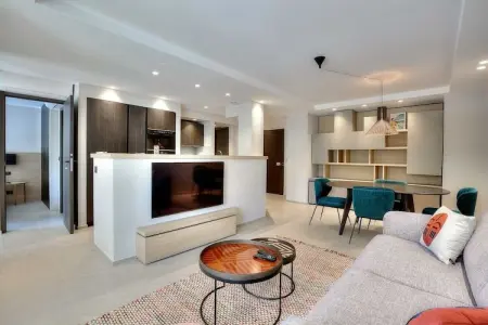 DB-7-JAURES, Appartement de standing avec balcon - 2CH/6P - Cannes - Photo 7