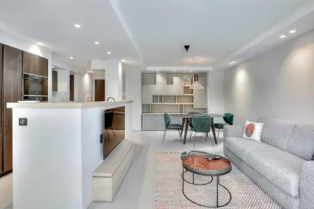 DB-7-JAURES, Appartement de standing avec balcon - 2CH/6P - Cannes - Photo 8