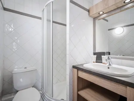 Appartement 75m² avec cheminée proche pistes, 3 chambres, pour 8 personnes - Photo 9