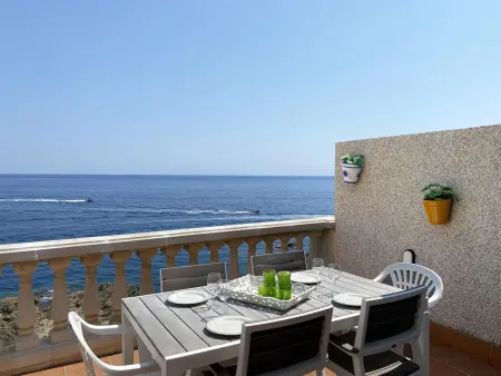 Appartement en front de mer à Begur avec piscine, accès crique, terrasse et parking - Photo 2