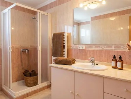 Villa à Sitges : 5 chambres, piscine privée, climatisation, jusqu'à 16 pers. - Photo 28