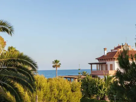 Villa bord de mer à Sitges avec piscine privée et jardin, proche centre et plage - Photo 1